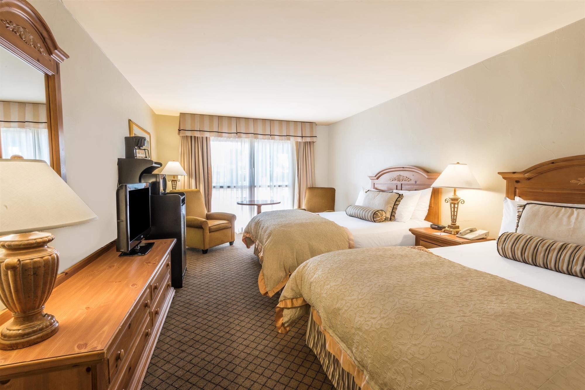 Ramada By Wyndham Las Cruces Hotel & Conference Center Exterior photo
