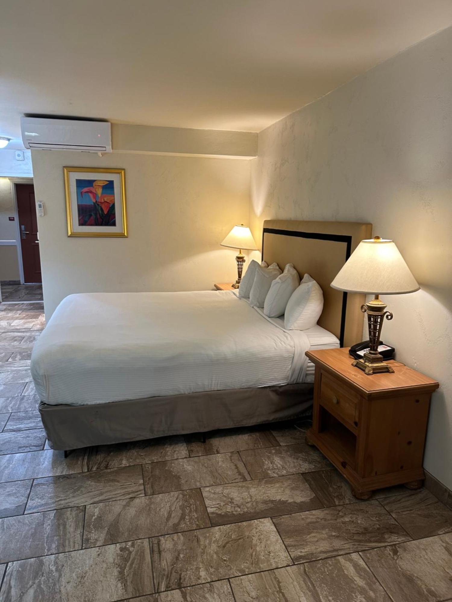 Ramada By Wyndham Las Cruces Hotel & Conference Center Exterior photo